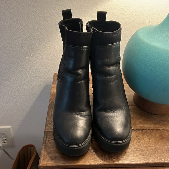 Aldo Size 7.5 Lug Sole High Heel Bootie - Picture 3 of 5